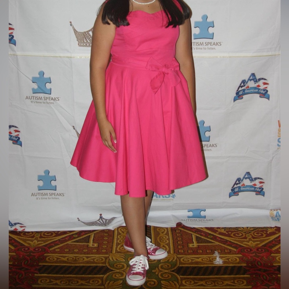 Pink Sleeveless Dress with tie-bow🩷